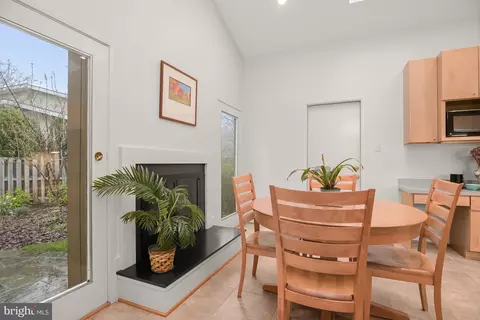 Dining - 33 Eldwick Ct, Potomac, MD 20854 photo 3 of 3