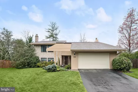 Exterior - 33 Eldwick Ct, Potomac, MD 20854 photo 2 of 12