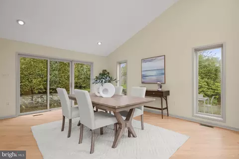 Dining - 33 Eldwick Ct, Potomac, MD 20854 photo 2 of 3