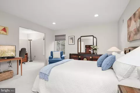 Bedroom - 33 Eldwick Ct, Potomac, MD 20854 photo 3 of 5