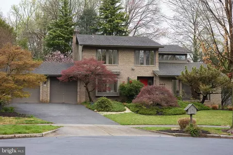 7 Arlive Ct, Potomac, MD 20854