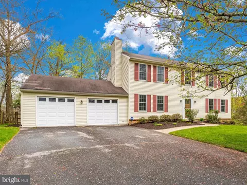 19501 Ridge Heights Dr, Gaithersburg, MD 20879