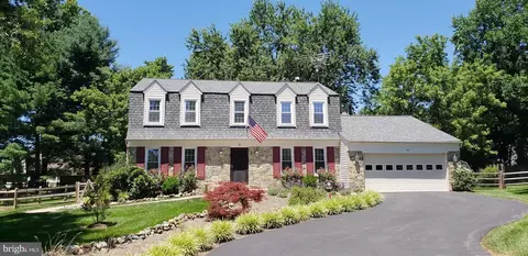 9 Quelway Ct, North Potomac, MD 20878