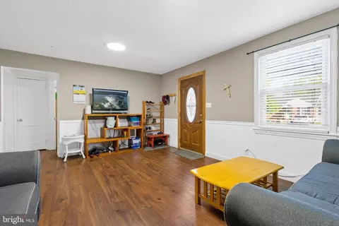 Living - 2908 Dawson Ave, Silver Spring, MD 20902 photo 3 of 7