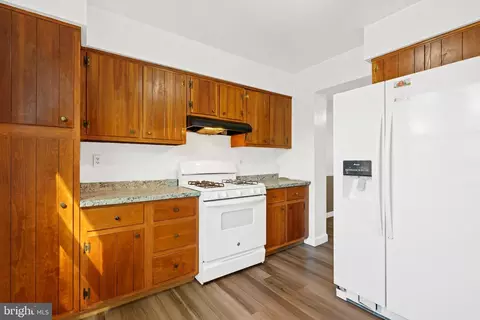 Kitchen - 2908 Dawson Ave, Silver Spring, MD 20902 photo 3 of 4