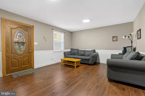 Living - 2908 Dawson Ave, Silver Spring, MD 20902 photo 1 of 7