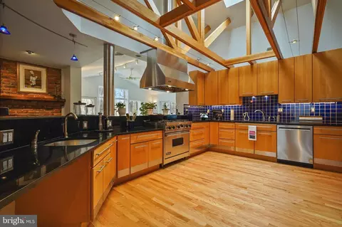 20701 Sabbath Ct, Gaithersburg, MD 20882