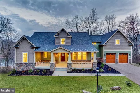 19507 Fisher Ave #( 3), Poolesville, MD 20837