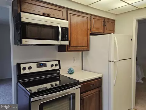Kitchen - 15301 Pine Orchard Dr #86-2H, Silver Spring, MD 20906 photo 3 of 4