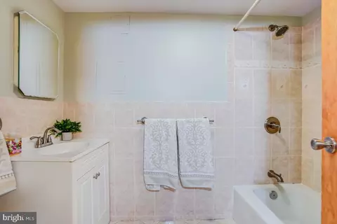 Bath - 12923 Moray Rd, Silver Spring, MD 20906 photo 3 of 3