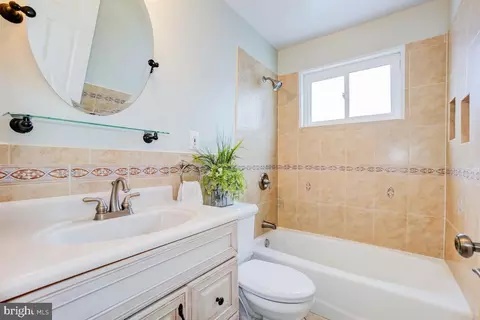 Bath - 12923 Moray Rd, Silver Spring, MD 20906 photo 2 of 3