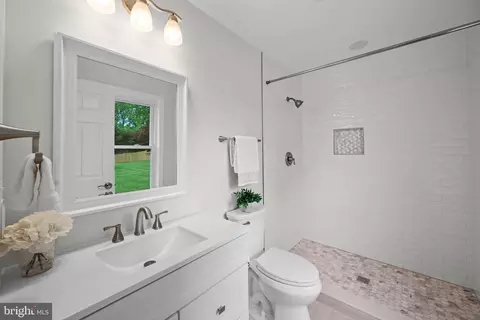 3116 Regina Dr, Silver Spring, MD 20906 photo 5