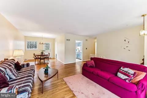 Living - 921 Loxford Ter, Silver Spring, MD 20901 photo 2 of 2
