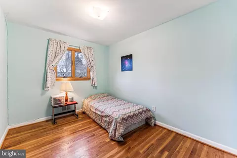 Bedroom - 921 Loxford Ter, Silver Spring, MD 20901 photo 3 of 5