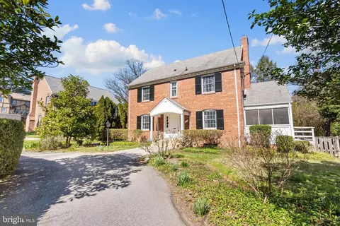 9017 Woodland Dr, Silver Spring, MD 20910 photo 2