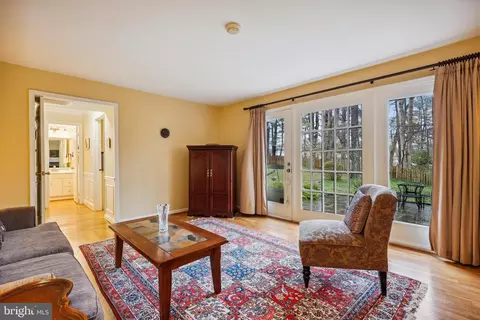Living - 11229 Fall River Ct, Potomac, MD 20854 photo 6 of 7