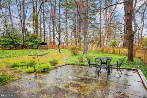 Exterior - 11229 Fall River Ct, Potomac, MD 20854 photo 3 of 6