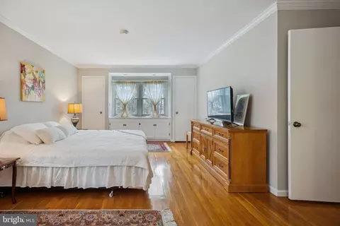 Bedroom - 11229 Fall River Ct, Potomac, MD 20854 photo 2 of 7