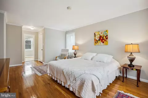 Bedroom - 11229 Fall River Ct, Potomac, MD 20854 photo 3 of 7