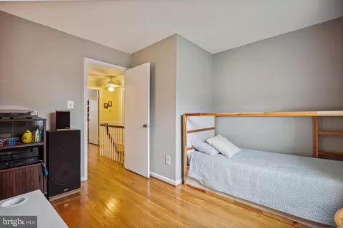 Bedroom - 11229 Fall River Ct, Potomac, MD 20854 photo 7 of 7