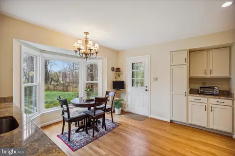 Dining - 11229 Fall River Ct, Potomac, MD 20854 photo 4 of 5