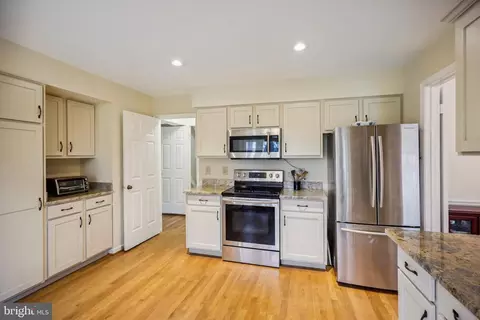 Kitchen - 11229 Fall River Ct, Potomac, MD 20854 photo 1 of 1