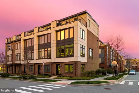 8050 Tribeca St, Derwood, MD 20855