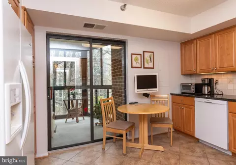 Dining - 15100 Interlachen Dr #4-414, Silver Spring, MD 20906 photo 3 of 3