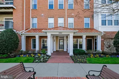 140 Chevy Chase St #404, Gaithersburg, MD 20878