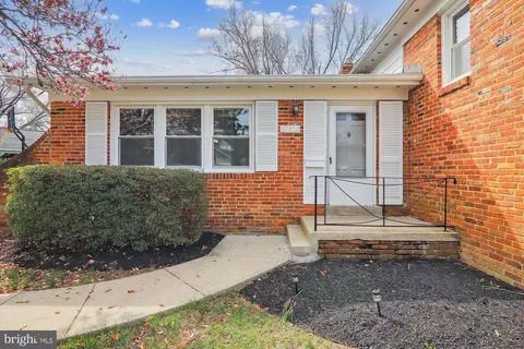 Exterior - 10810 Meadowhill Rd, Silver Spring, MD 20901 photo 3 of 8