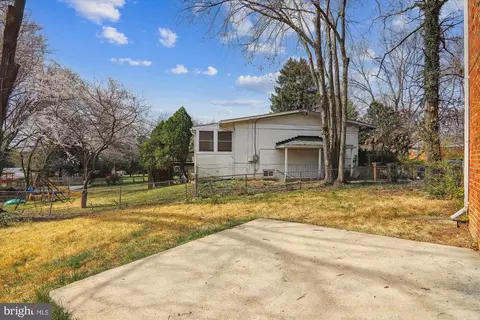 Exterior - 10810 Meadowhill Rd, Silver Spring, MD 20901 photo 6 of 8