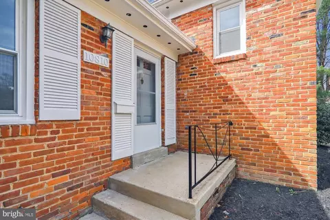 Exterior - 10810 Meadowhill Rd, Silver Spring, MD 20901 photo 4 of 8