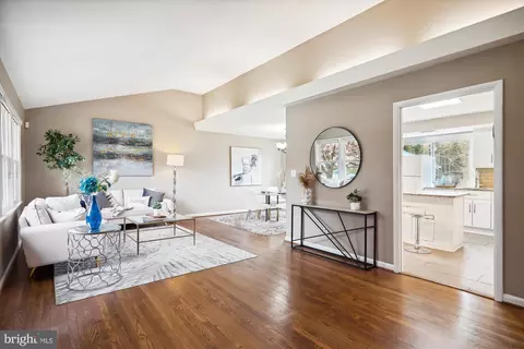 Living - 10810 Meadowhill Rd, Silver Spring, MD 20901 photo 3 of 4