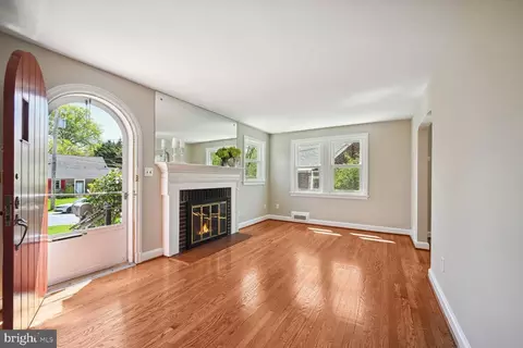 Living - 9939 Moss Ave, Silver Spring, MD 20901 photo 2 of 2