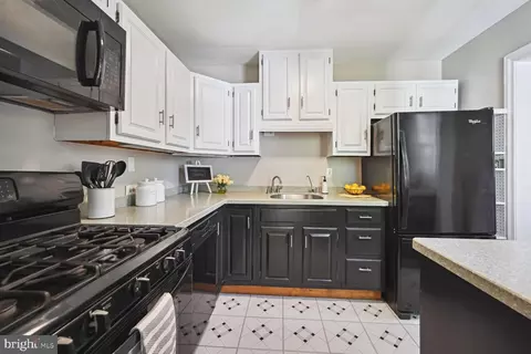 Kitchen - 9939 Moss Ave, Silver Spring, MD 20901 photo 2 of 2