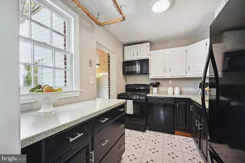Kitchen - 9939 Moss Ave, Silver Spring, MD 20901 photo 1 of 2