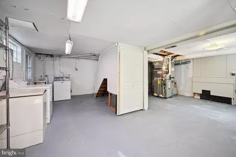 Exterior - 9939 Moss Ave, Silver Spring, MD 20901 photo 5 of 9
