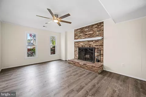 Living - 14808 Mistletoe Ct, Silver Spring, MD 20905 photo 2 of 4