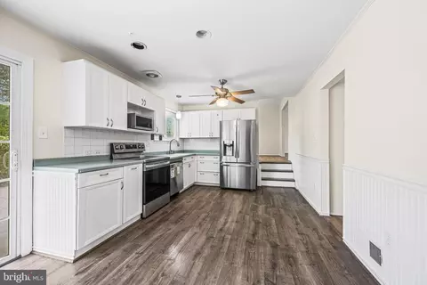 Kitchen - 14808 Mistletoe Ct, Silver Spring, MD 20905 photo 2 of 5