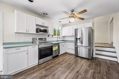 Kitchen - 14808 Mistletoe Ct, Silver Spring, MD 20905 photo 3 of 5