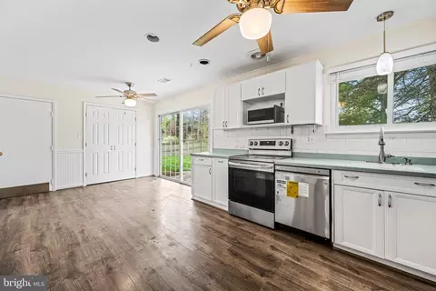 Kitchen - 14808 Mistletoe Ct, Silver Spring, MD 20905 photo 5 of 5