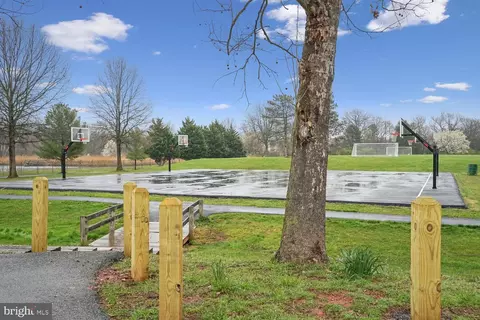 Exterior - 19508 Wootton Ave, Poolesville, MD 20837 photo 6 of 7
