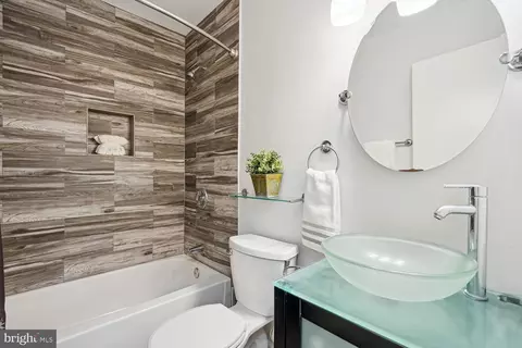 Bath - 19508 Wootton Ave, Poolesville, MD 20837 photo 2 of 3