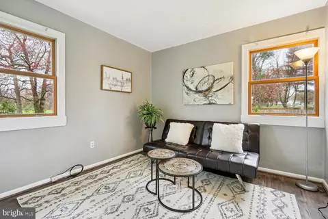 Living - 19508 Wootton Ave, Poolesville, MD 20837 photo 4 of 7