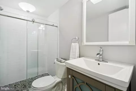Bath - 19508 Wootton Ave, Poolesville, MD 20837 photo 3 of 3