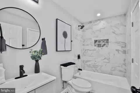 Bath - 2800 Sheraton St, Silver Spring, MD 20906 photo 3 of 4