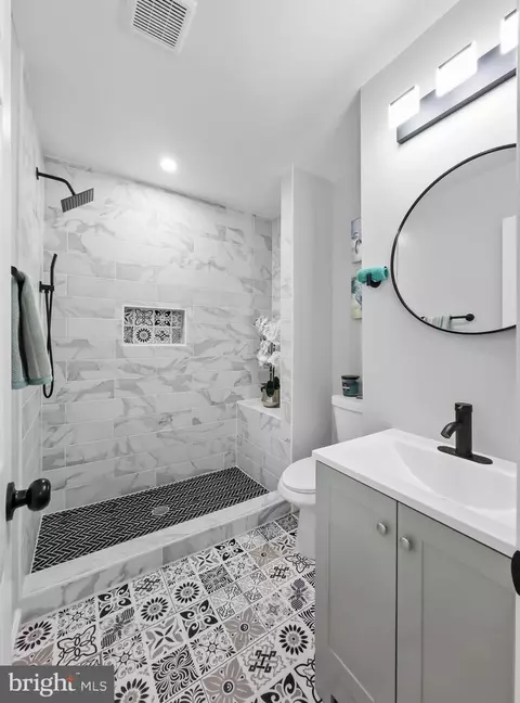 Bath - 2800 Sheraton St, Silver Spring, MD 20906 photo 2 of 4