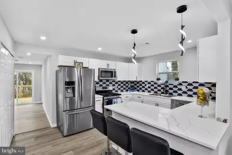 Kitchen - 2800 Sheraton St, Silver Spring, MD 20906 photo 3 of 5