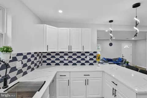 Kitchen - 2800 Sheraton St, Silver Spring, MD 20906 photo 4 of 5
