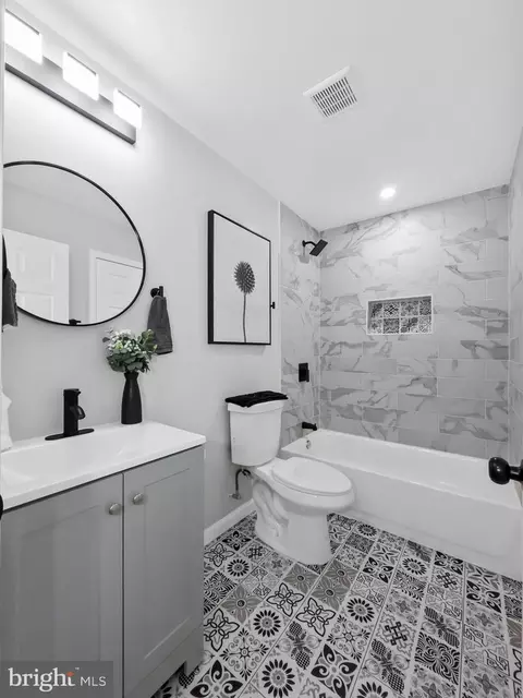 Bath - 2800 Sheraton St, Silver Spring, MD 20906 photo 4 of 4